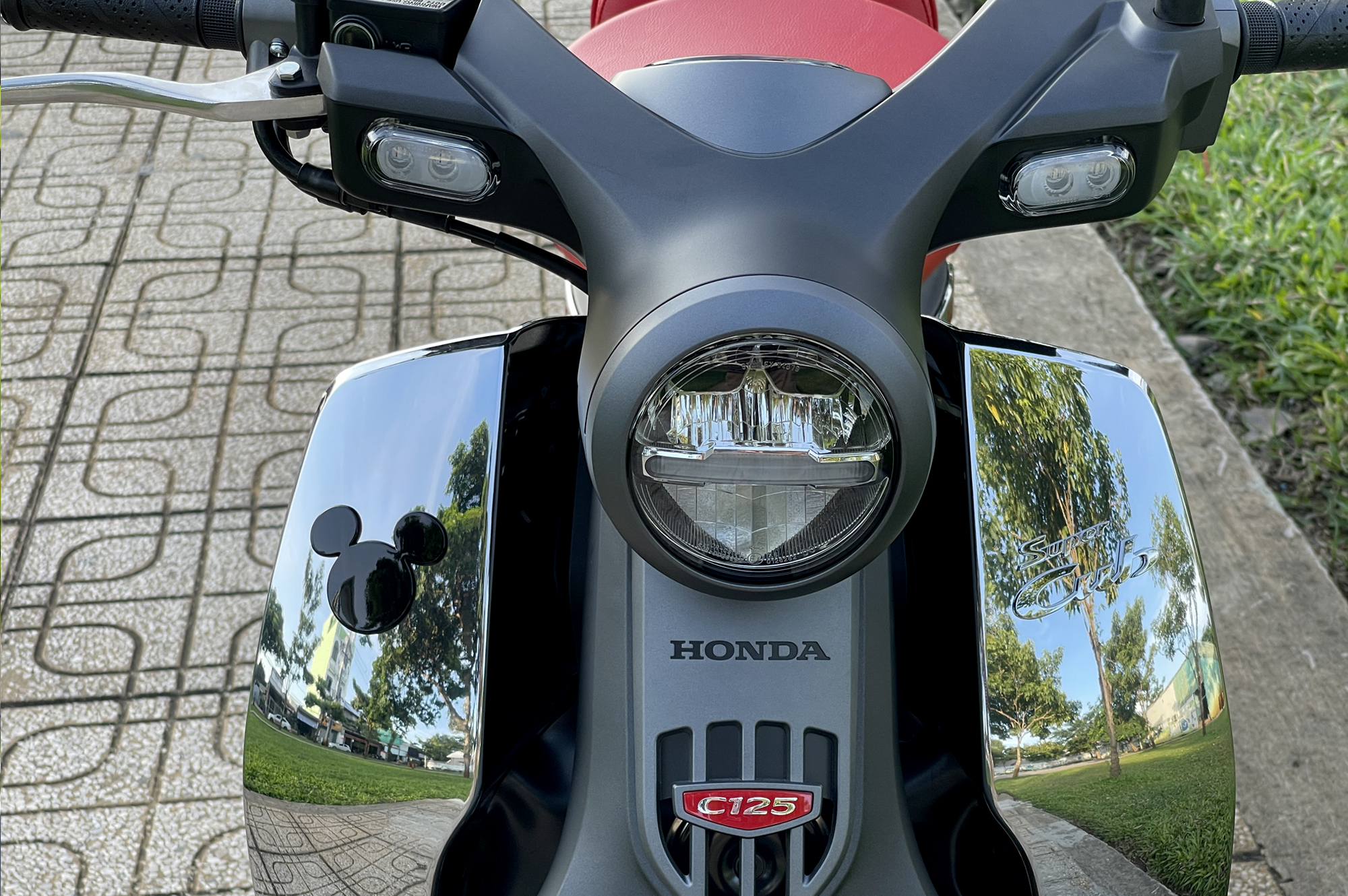 DEN HONDA CUB DISNEY 100 LIMITED